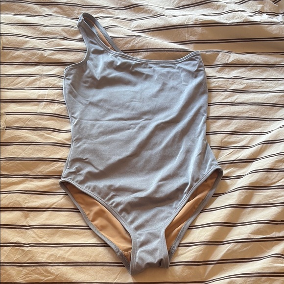 NU SWIM - Picture 2 of 4